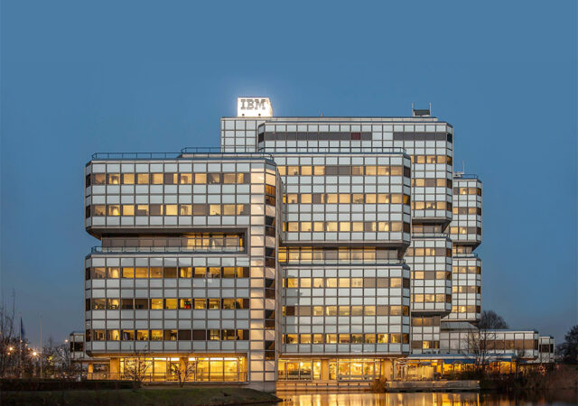 IBM hoofdkantoor Nederland (Wout Ellerman, 1976), Amsterdam, dec